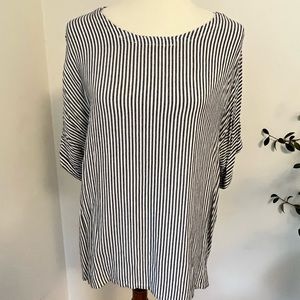 Grey and white striped blouse by Tienda Ho